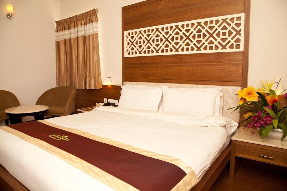 Hotel Prince Gardens Коимбатур Экстерьер фото